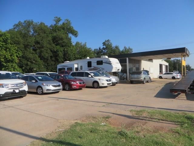 628 S 4th St, Chickasha, OK 73018
